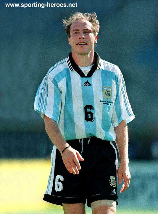 Roberto Sensini Roberto Sensini FIFA Copa del Mundo 1998 Argentina