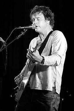 Robin Auld (musician) httpsuploadwikimediaorgwikipediacommonsthu