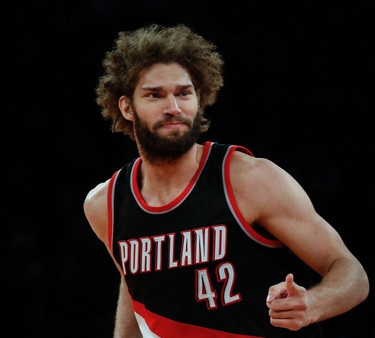Robin Lopez The Riv BREAKING NEWS Robin Lopez Agrees to Sign With
