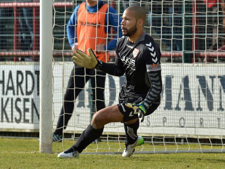 Robin Udegbe Keeper Udegbe unterschreibt in Oberhausen Regionalliga