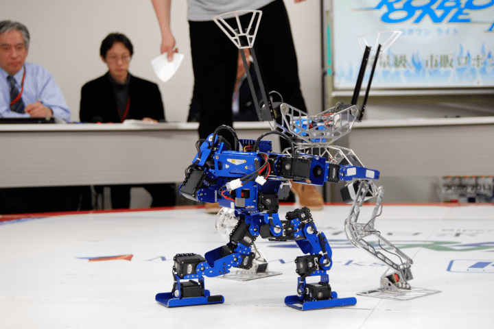 Robo One Biped robot entertainment ROBOONE