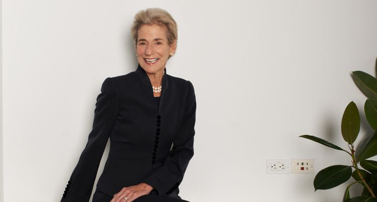 Rochelle Lazarus Shelly Lazarus CEO Ogilvy amp Mather MAKERS Video
