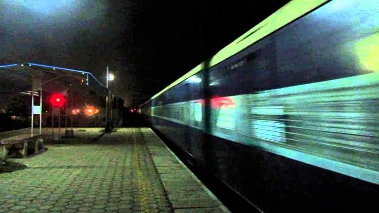 Rockfort Express Rock Fort Express silently rushes past Potheri with RPM WAP4 YouTube