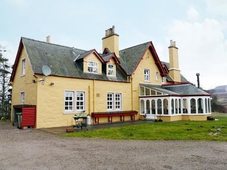 Rogart 7 bedroom detached house for sale in Rogart Sutherland IV28