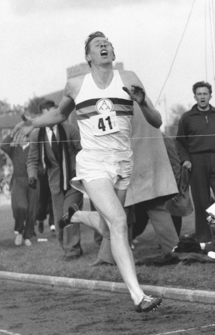 Roger Bannister London Olympics Roger Bannister returns to fabled track
