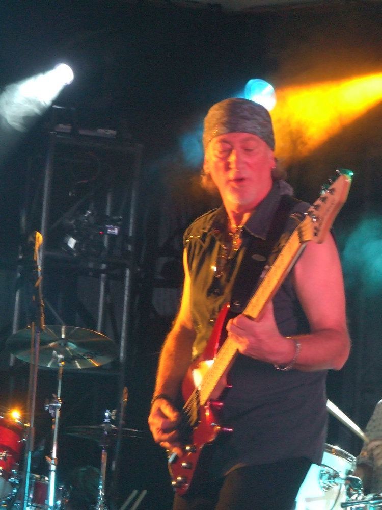 Roger Glover Roger Glover Wikipedia the free encyclopedia