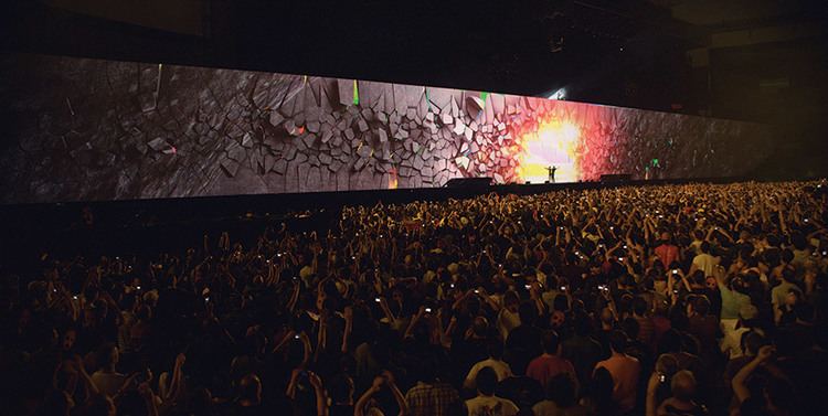 Roger Waters: The Wall Roger Waters The Wall Live Film 2014 Film Premiere Neptune Pink