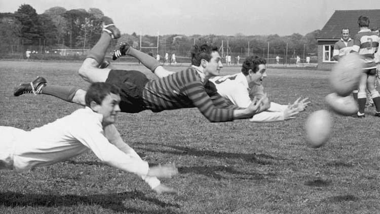 Roger Young (rugby player) Roger Young Gareth Edwards and Billy Raybould practise their