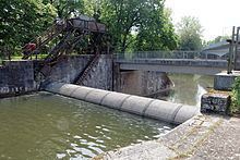 Roller dam httpsuploadwikimediaorgwikipediacommonsthu
