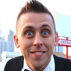 Roman Atwood httpswwwfamousbirthdayscomfacesatwoodroman