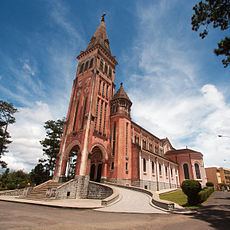 Roman Catholic Diocese of Đà Lạt httpsuploadwikimediaorgwikipediacommonsthu