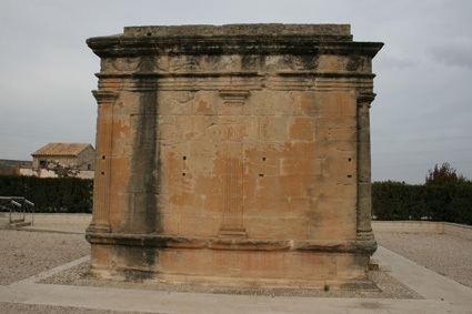 Roman mausoleum of Fabara aragonromanoftpcateduesimagesmausfab3jpg