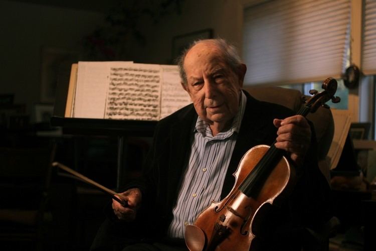 Roman Totenberg Roman Totenberg violin master and teacher dies at 101