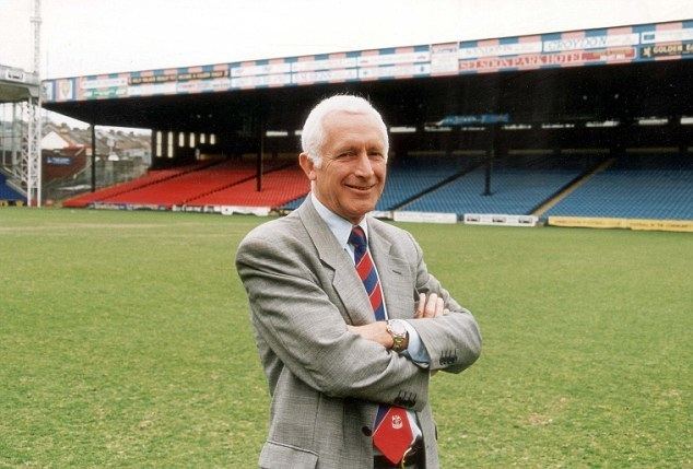 Ron Noades Ron Noades was a pioneer says former Crystal Palace