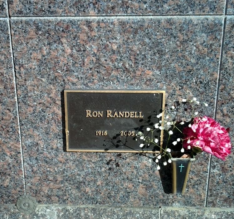 Ron Randell Ron Randell 1918 2005 Find A Grave Memorial