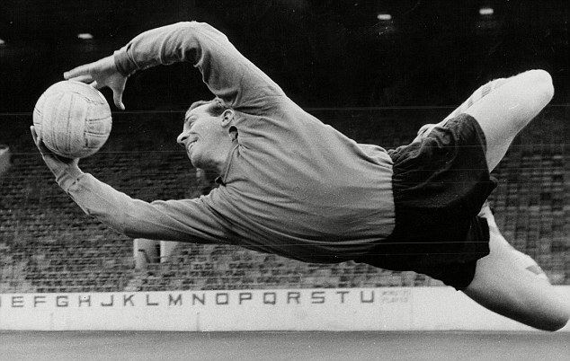 Ron Springett England 1966 World Cupwinning goalkeeper Ron Springett