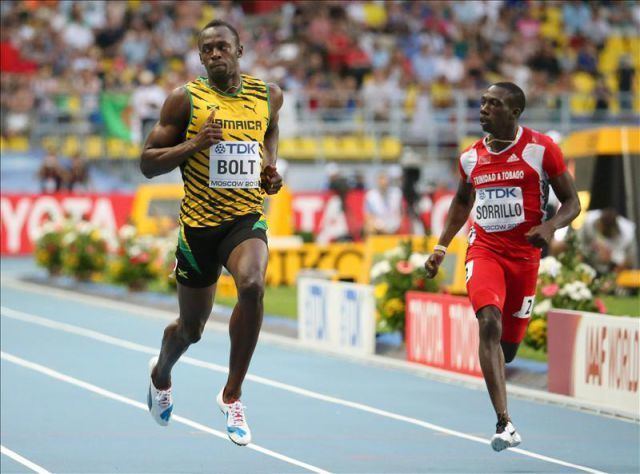 Rondel Sorrillo Usain Bolt izda y Rondel Sorrillo dcha de Trinidad y