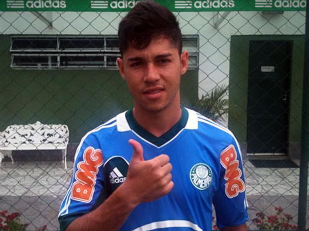 Rondinelly Palmeiras anuncia oficialmente a contratao do meia