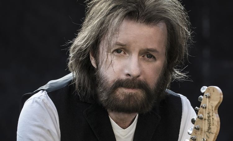 Ronnie Dunn ACTIVE NEW SMASH KISS YOU THERE FROM RONNIE DUNN Music