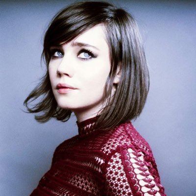 Rose Elinor Dougall httpspbstwimgcomprofileimages7893951279239