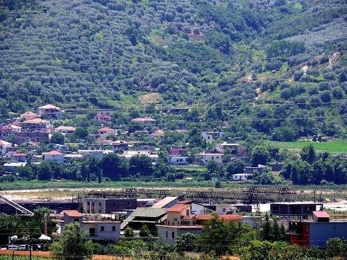 Roshnik Guide Duhanas in Albania Berat Tripmondo