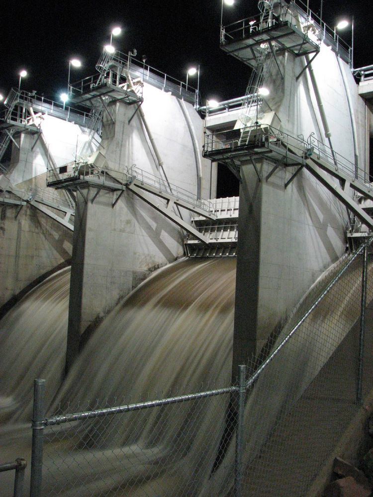 Ross River Dam httpsuploadwikimediaorgwikipediacommonsbb