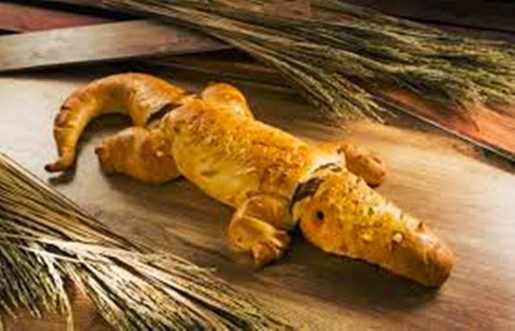 Roti buaya Resep Membuat Roti Buaya Tradisional Betawi Praktis Info Resep Masakan
