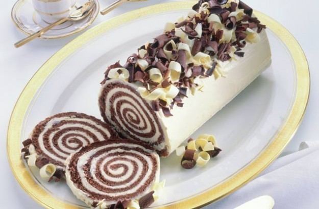 Roulade Mary Berry39s Manhattan roulade recipe goodtoknow