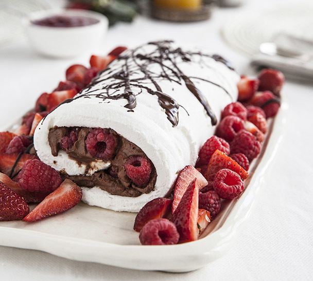 Roulade Meringue Roulade with Chocolate Mousse and Berries Annabel