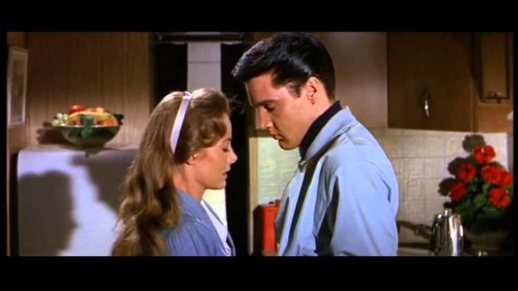 Roustabout (film) ELVIS PRESLEYROUSTABOUT MOVIE TRAILER YouTube