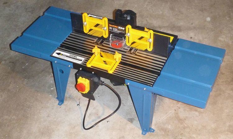 Router table (woodworking)