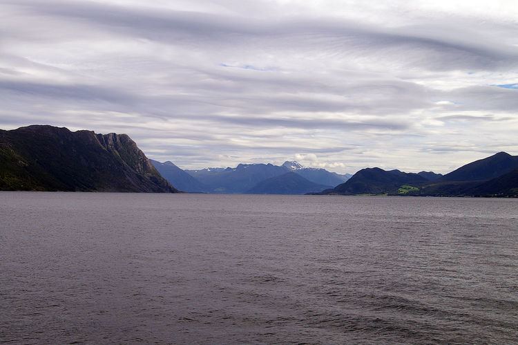 Rovdefjorden httpsuploadwikimediaorgwikipediacommonsthu