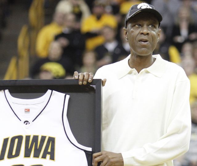 Roy Marble Iowa Hawkeyes hoops great Roy Marble dead from cancer at 48