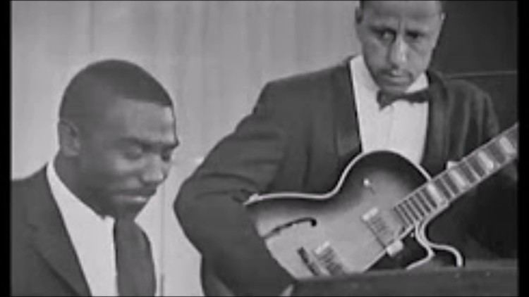 Roy Montrell Jimmy Smith Roy Montrell Live in dAntibes France 1962 YouTube