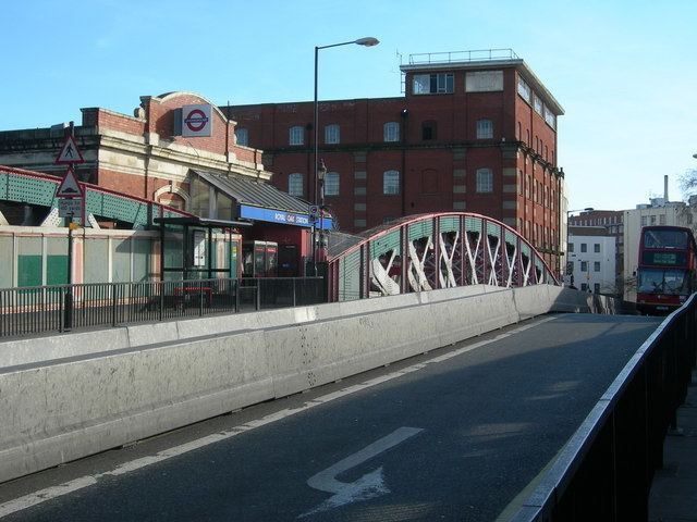 Royal Oak tube station