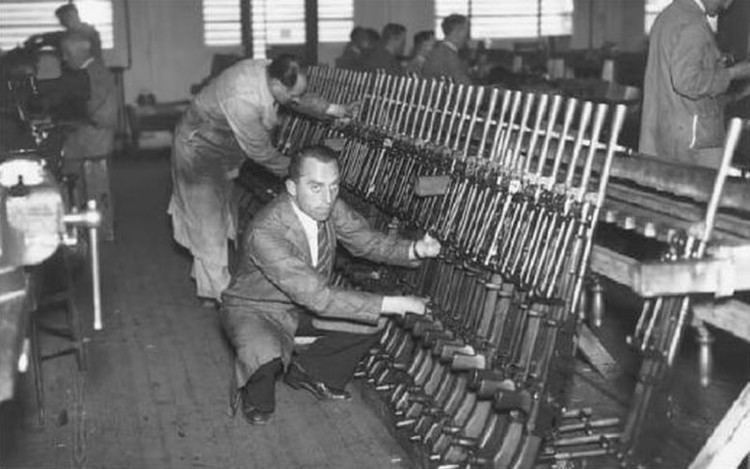 Royal Small Arms Factory Photo Completed Bren guns at Royal Small Arms Factory Enfield
