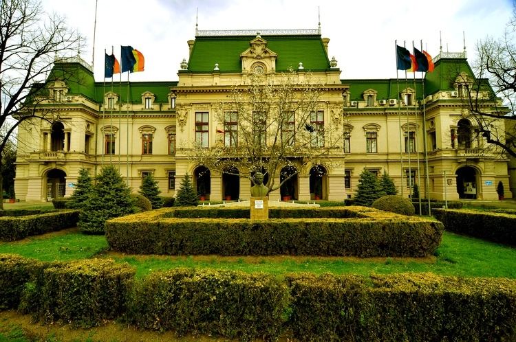 Roznovanu Palace httpsuploadwikimediaorgwikipediacommons33