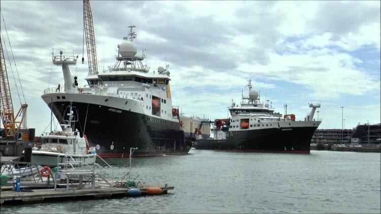 RRS James Cook RRS James Cook and RRS Discovery at NOC YouTube