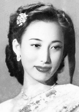 Ruan Lingyu Ruan Lingyu was a Chinese silent film actress One of the most