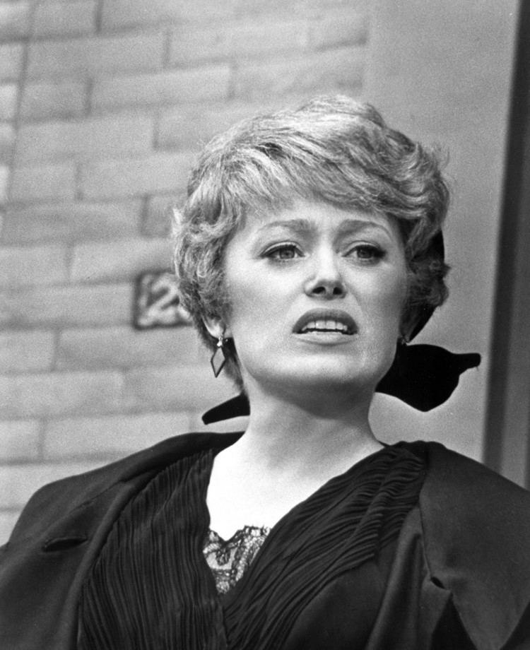 Rue mcclanahan young pictures