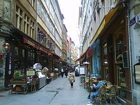 Rue Mercière httpsuploadwikimediaorgwikipediacommonsthu