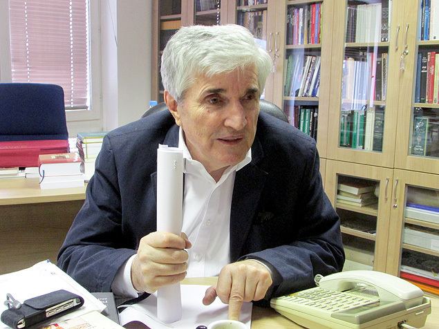 Rusmir Mahmutćehajić Exvice bsnio defende pluralismo e critica fundamentalismo islmico