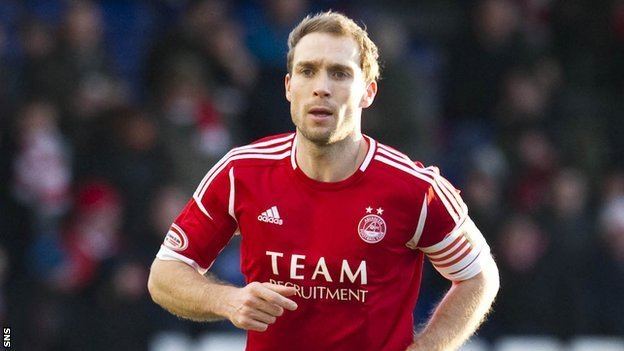 Russell Anderson BBC Sport Russell Anderson agrees new Aberdeen contract