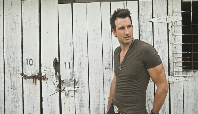 Russell Dickerson Russell Dickerson Chats About His Single quotYoursquot amp Touring With His