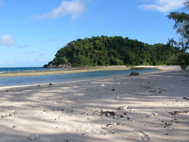Russell Island (Frankland Islands) httpsuploadwikimediaorgwikipediacommonsthu