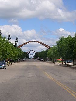 Russell, Manitoba httpsuploadwikimediaorgwikipediacommonsthu