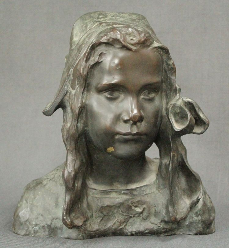 Ruth Milles Ruth Milles in Bronze