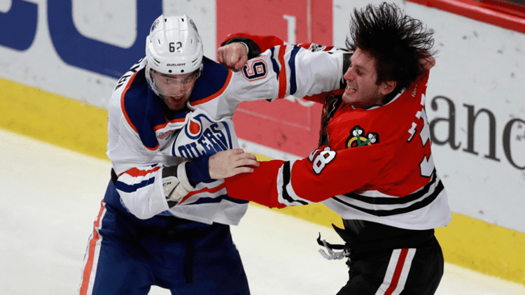 Ryan Hartman Ryan Hartman defends teammate but fight proves to be turning point