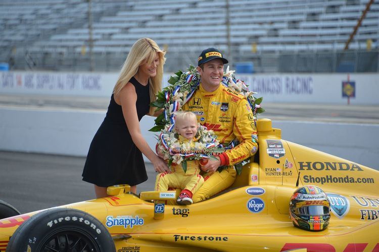 Ryan Hunter-Reay Victory Lap Ryan HunterReay Celebrates Indy 500 Win Indianapolis