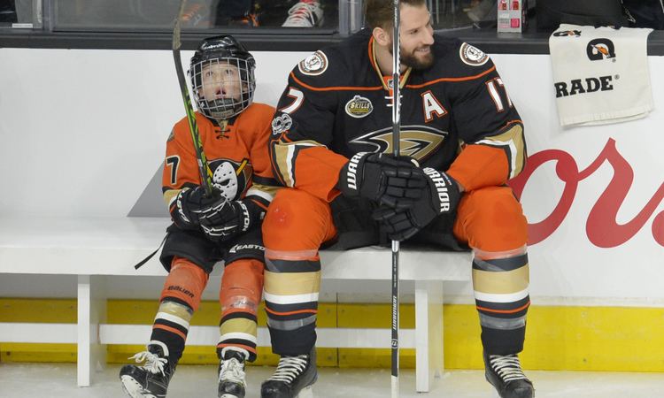 Ryan Kesler Ryan Keslers 6yearold son stole the show at the NHL AllStar
